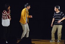 「卯月 第一回 単独公演『そうですか』」のワンシーン。