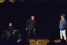 「卯月 第一回 単独公演『そうですか』」のワンシーン。