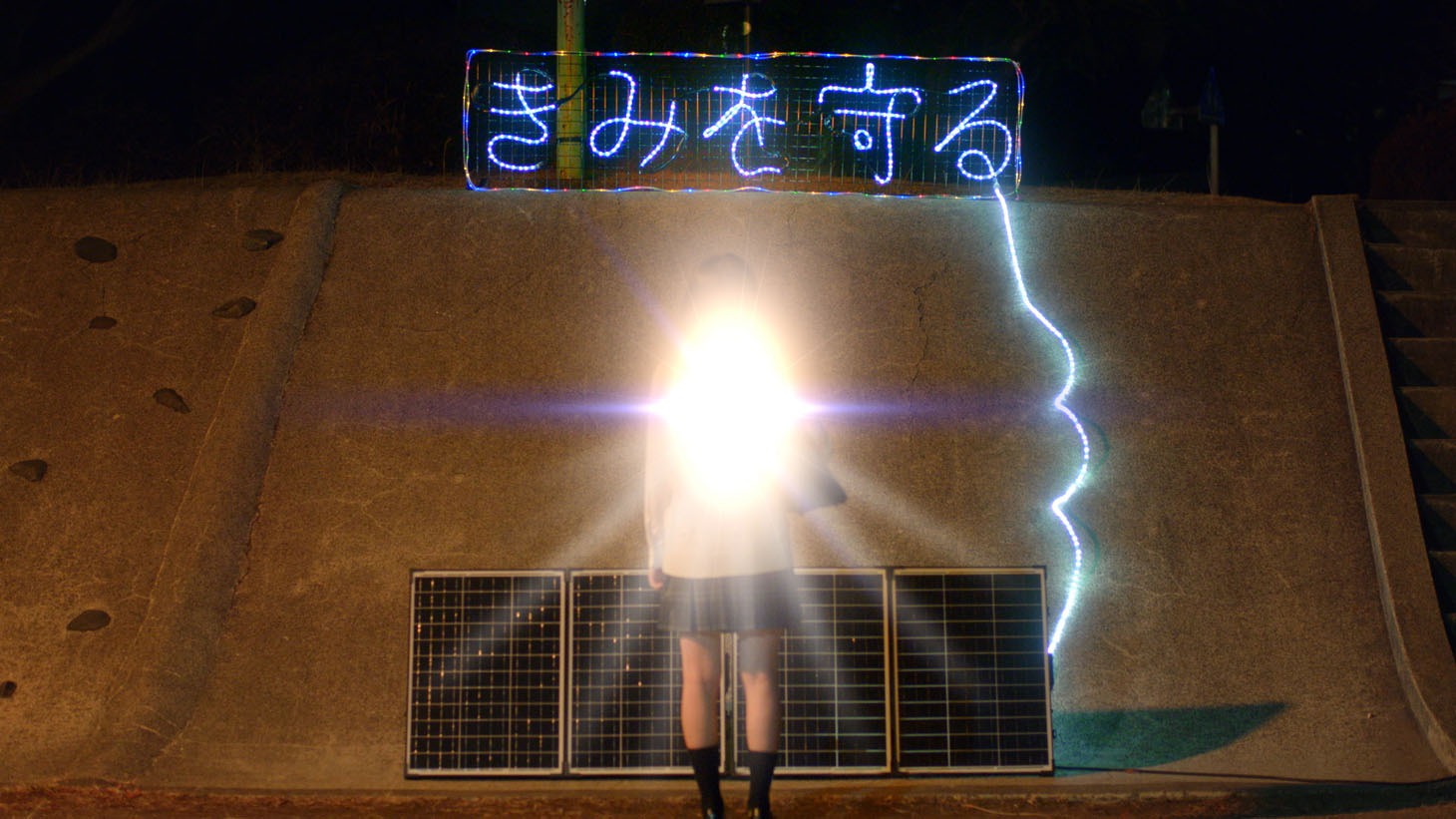 「the Sun」MVのワンシーン。