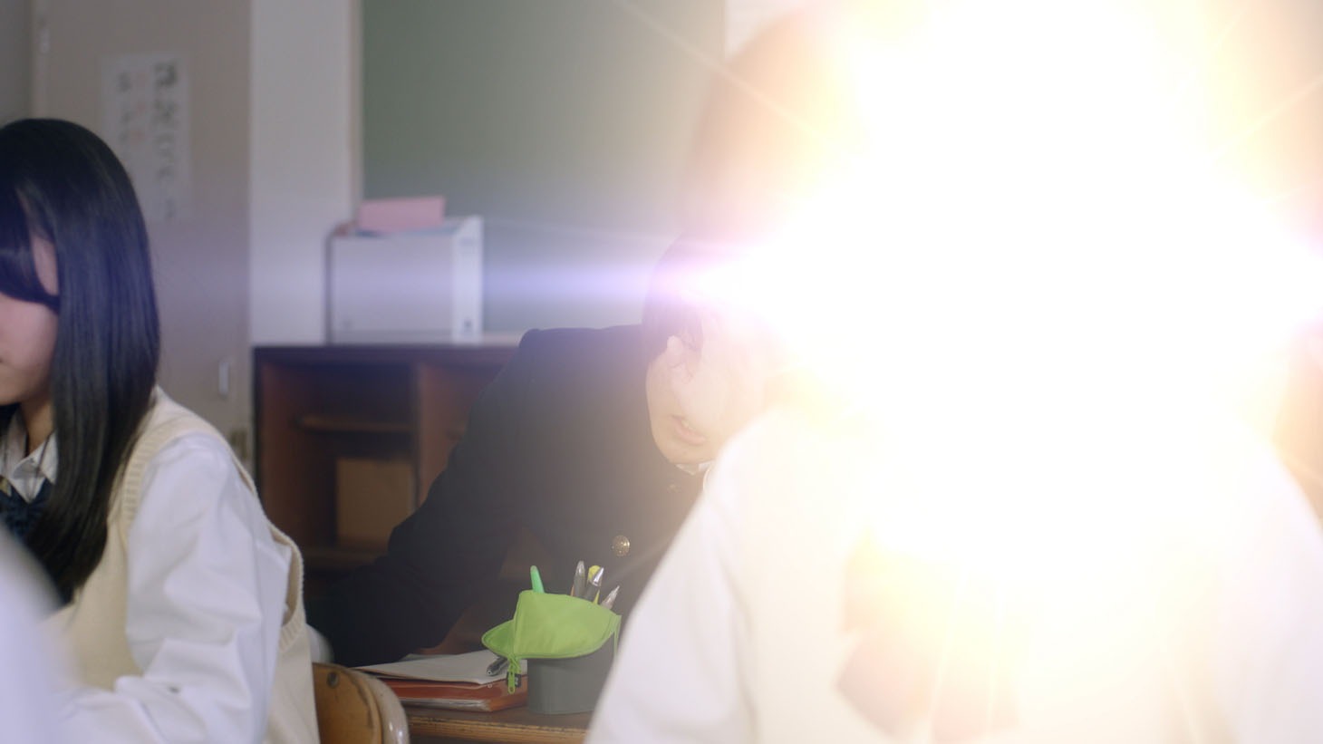 「the Sun」MVのワンシーン。
