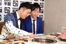 川西の肉を焼く和牛・水田（左）。