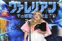 公開アフレコに臨んだゆりやんレトリィバァ。