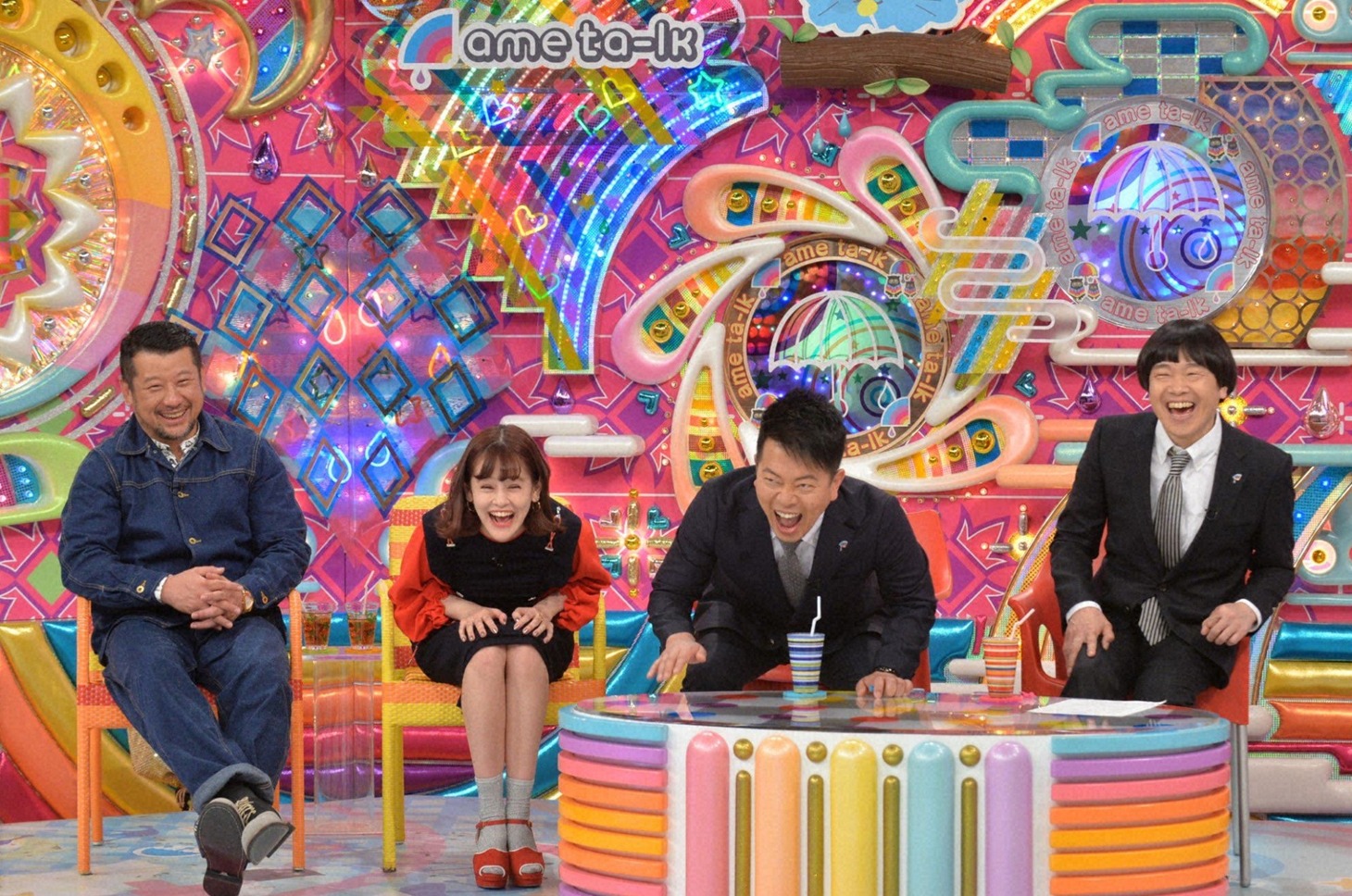 （左から）ケンドーコバヤシ、emma、雨上がり決死隊。(c)テレビ朝日
