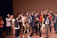 1勝して意地を見せたワタナベコメディスクールの現役生たち。