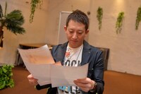 「のび太の宝島からの脱出」を体験するサバンナ高橋。