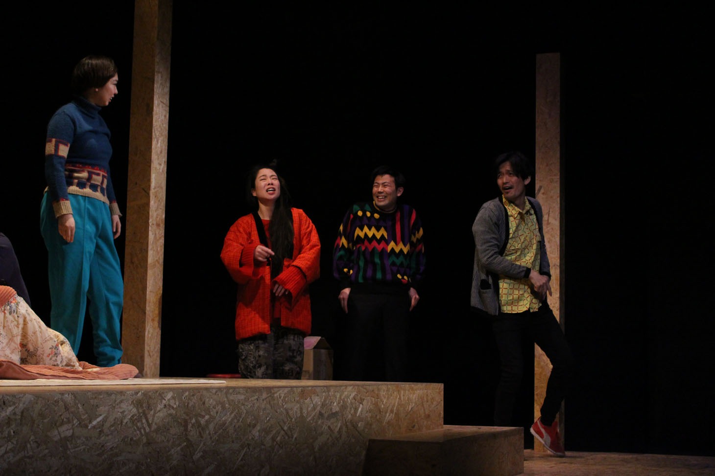 劇団かもめんたる第4回公演「尾も白くなる冬」の様子。