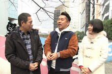 （左から）FUJIWARA、レギュラーMC・杉崎美香の代理として出演する高樹千佳子。(c)TBS