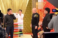 おぎやはぎ小木の毒舌ネタを披露する鬼越トマホーク。