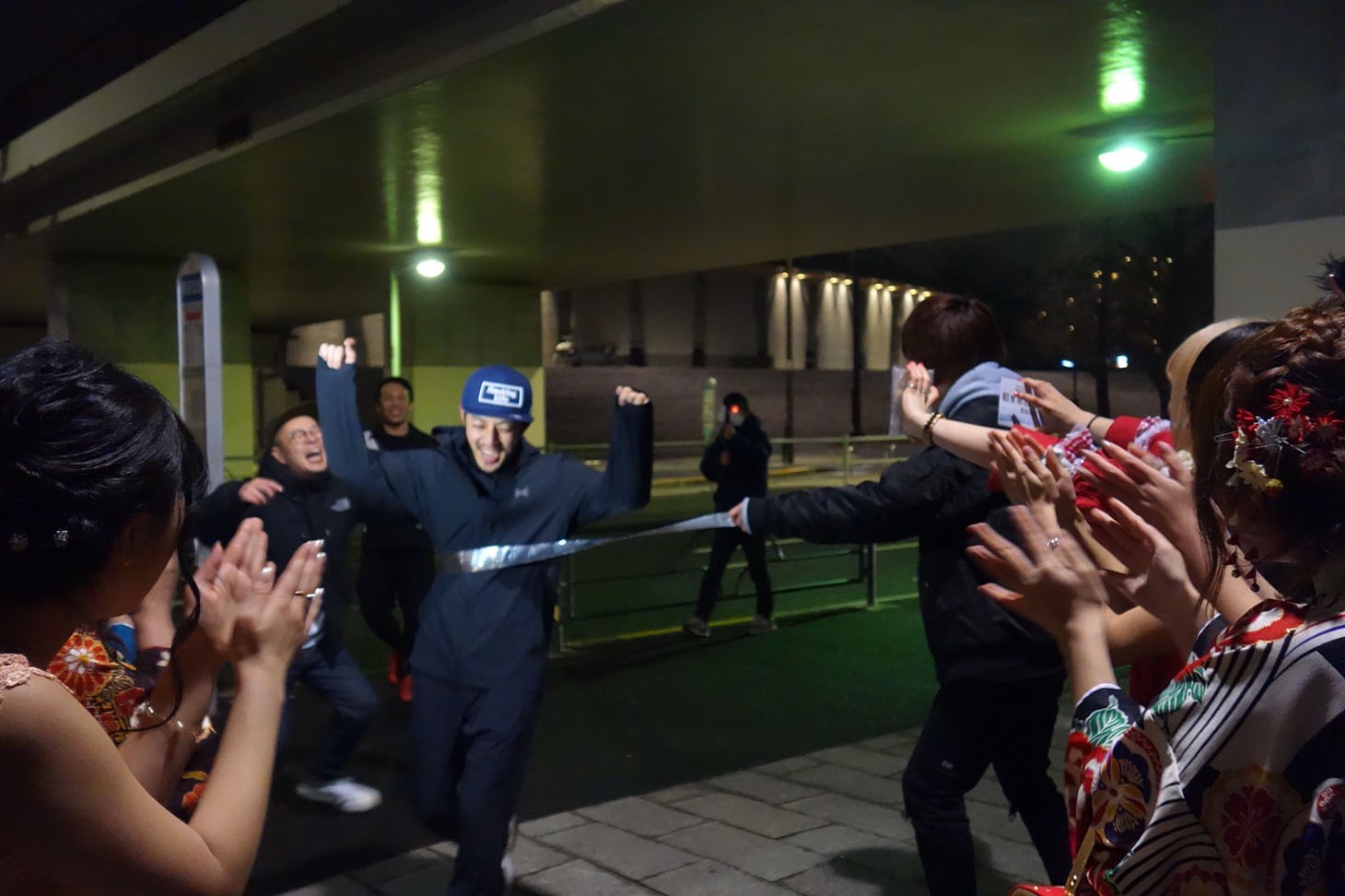 100キロ完走したキングコング西野。
