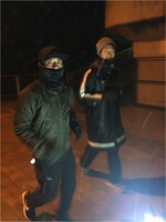 100キロマラソンに挑戦するキングコング西野（左）。