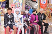 左から勝俣州和、えなこ、デーモン閣下、藤田紀子、陣内孝則。(c)読売テレビ