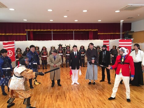 怪盗有吉一味と上島水軍による対決のワンシーン。(c)RCC