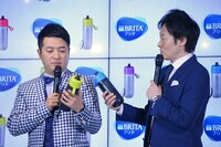 トーク中の和牛。