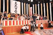 「とんねるずのみなさんのおかげでした」で展開される「とんねるず大反省会」の様子。(c)フジテレビ