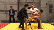 「第2の鈴木亮平選手権」のワンシーン。(c)テレビ朝日