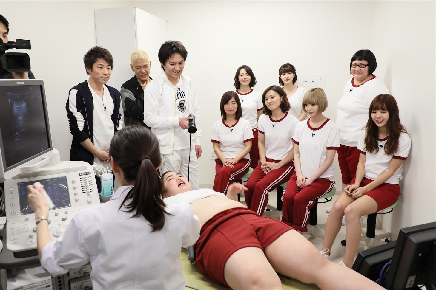 「ロンハー女子健康診断」のワンシーン。(c)テレビ朝日