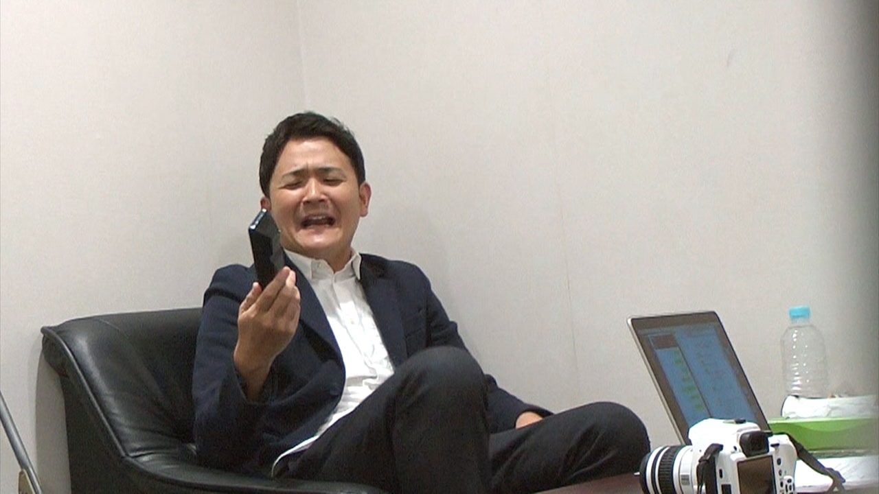 インタビューに応じる千鳥ノブ。(c)MBS