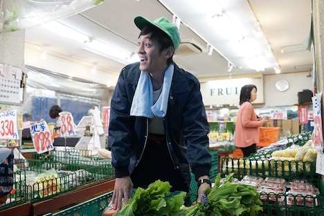 とろサーモン村田演じるヒロシ。(c)「居酒屋ぼったくり」製作委員会