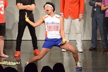 「ノーセンス・クロちゃん」より。全力でクロちゃんになりきるサンシャイン池崎。