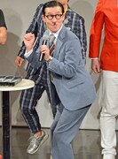 「ノーセンス・イントロドン」に臨むイワイガワ・ジョニ男。