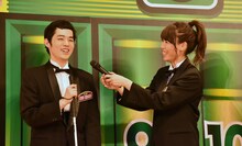 （左から）濱田祐太郎、紺野ぶるま。