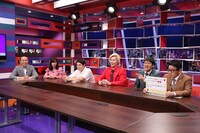 ミキ（右端）がプレゼンするワンシーン。(c)中京テレビ