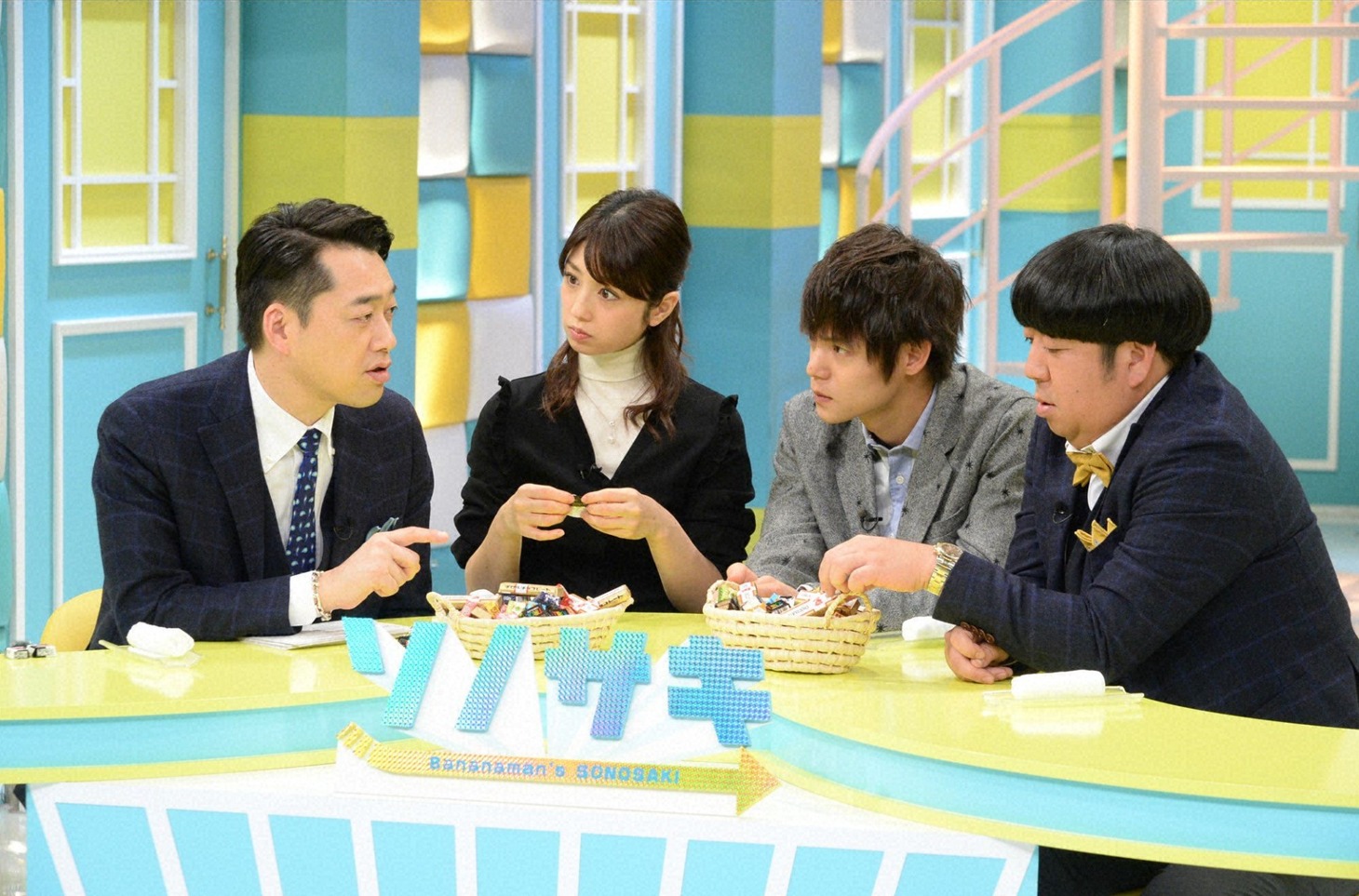 （左から）バナナマン設楽、小倉優子、窪田正孝、バナナマン日村。(c)テレビ朝日