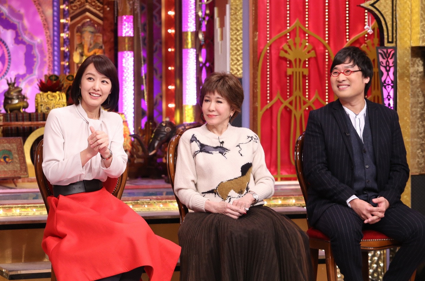 左から中村仁美、十朱幸代、南海キャンディーズ山里。(c)日本テレビ