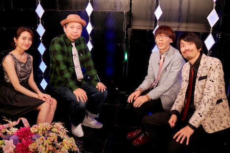 左から曽田茉莉江、真空ジェシカ。(c)BSフジ