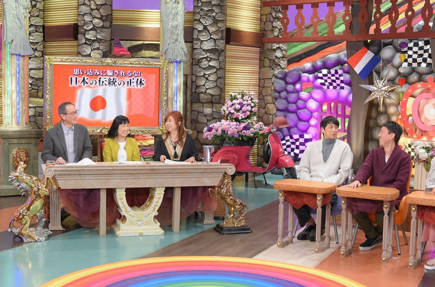 「ビーバップ！ハイヒール」に出演する（左から）藤井青銅、ハイヒール、チュートリアル。(c)ABC