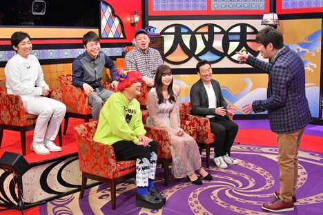 スタジオトークの様子。(c)MBS