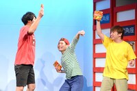 コントを披露するはまぐちコントサークル。