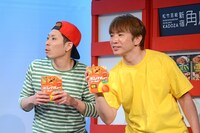 左からモンツキはかま・お祭りBOY、よゐこ濱口。