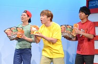 左からモンツキはかま・お祭りBOY、よゐこ濱口、タイーク金井。