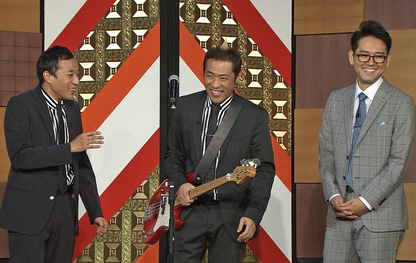 「お笑い演芸館」に出演するナイツとはなわ（中央）。(c)BS朝日