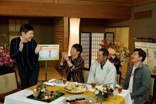 左から関根勤、陣内智則、月亭八方、月亭方正。(c)読売テレビ