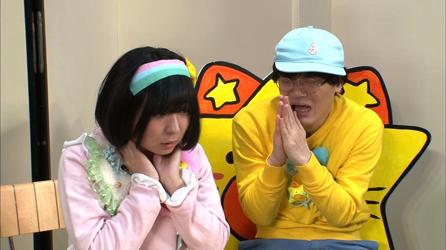 たけしクイズに挑むにゃんこスター・アンゴラ村長（左）。(c)日本テレビ