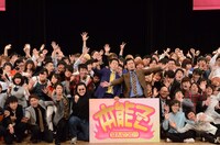 「NSC大ライブTOKYO 2018」の様子。中央に立つのが優勝した魔人無骨。