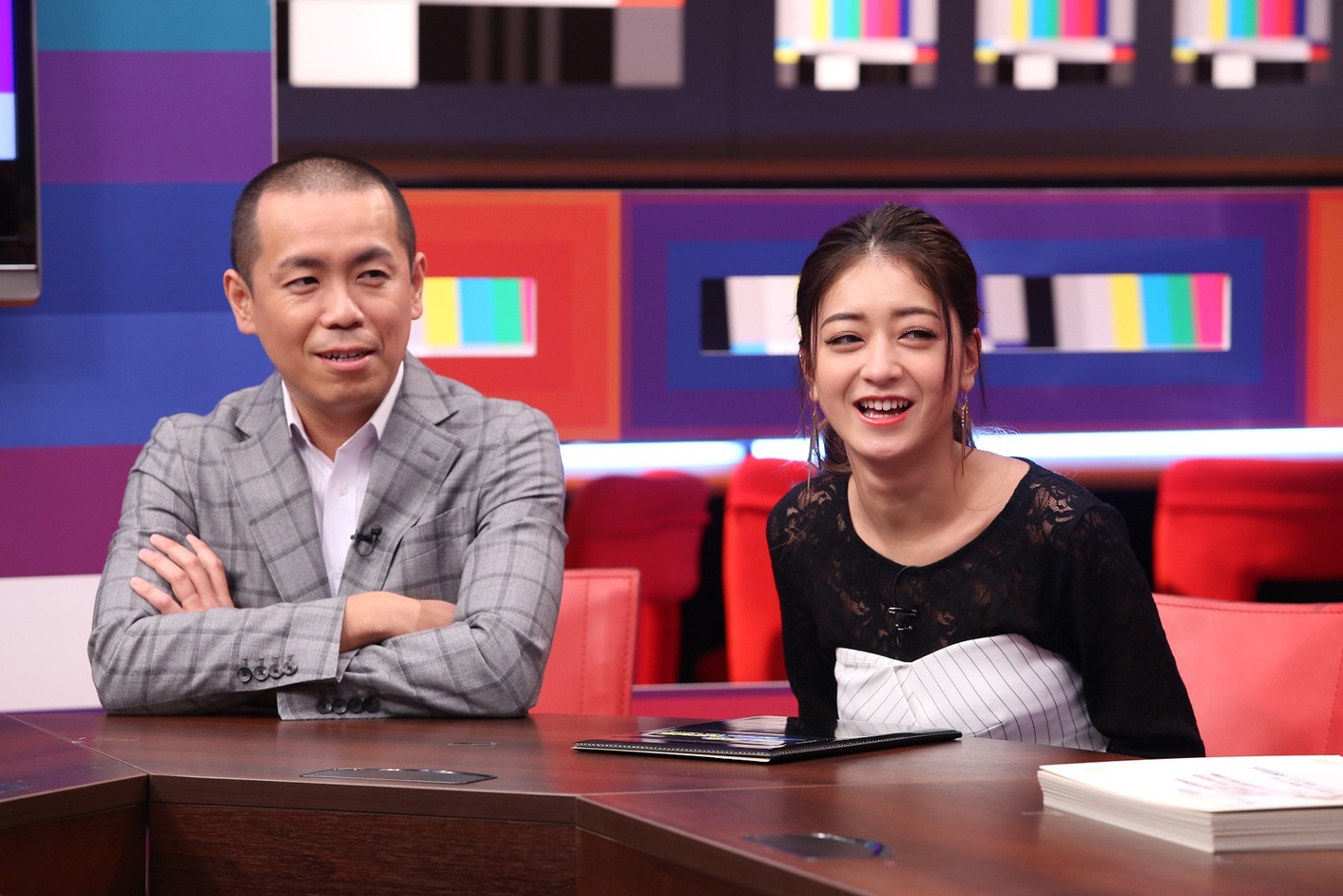 （左から）タカアンドトシ・トシ、池田美優。(c)中京テレビ