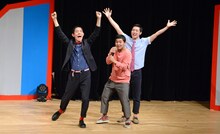 Cブロック勝者となった瞬間の四千頭身。