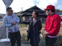 シソンヌと「ぶちぶちシソンヌ」初登場のムロツヨシ（中央）。