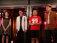 左から曽田茉莉江、モグライダー、鈴木おさむ。(c)BSフジ