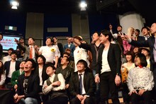 吉本坂46について理解があやふやな藤原社長にツッコむ芸人たち。