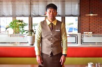 宮川大輔演じる山川則夫。