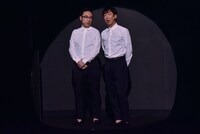 （左から）東京03角田と飯塚。