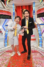 「漫才Loversスペシャル 第7回ytv漫才新人賞決定戦」で優勝した霜降り明星。