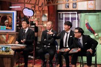 （左から）浅越ゴエ、アキナ、とろサーモン久保田。(c)ABC