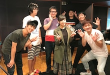 ゲストの佐倉綾音との集合写真。