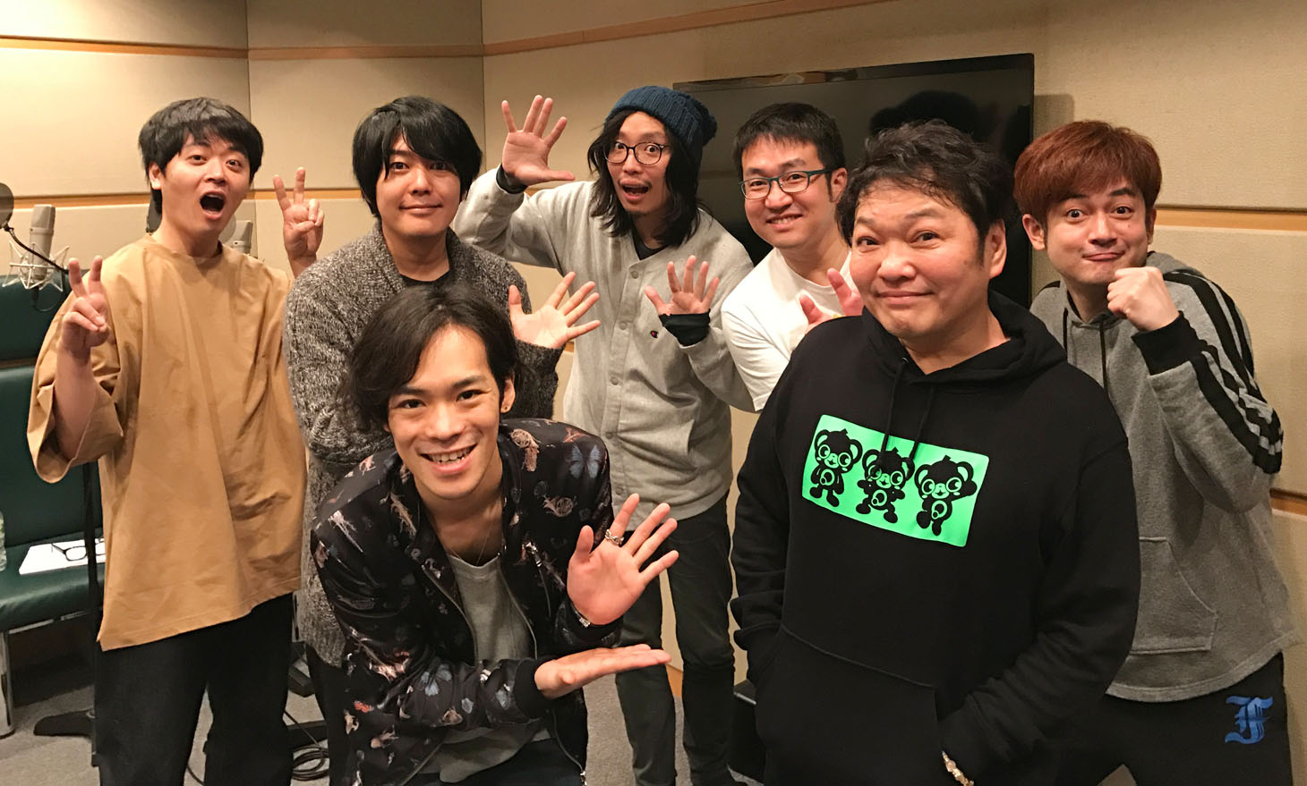 ゲストの山口勝平との集合写真。