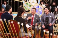 「1周回って知らない話」のワンシーン。(c)日本テレビ